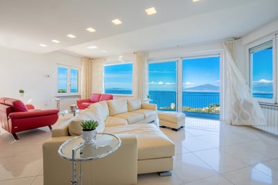 Luxury Villa Photo #5