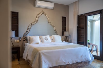 Luxury Villa Photo #47
