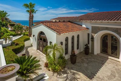 Luxury Villa Photo #10