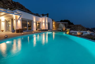 Luxury Villa Photo #3