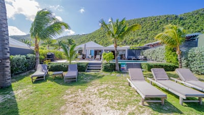 Luxury Villa Photo #6