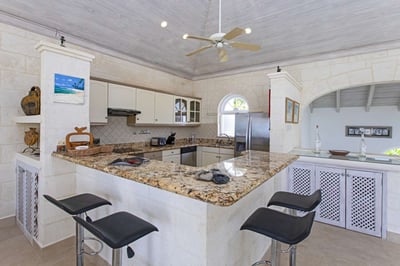 Luxury Villa Photo #6