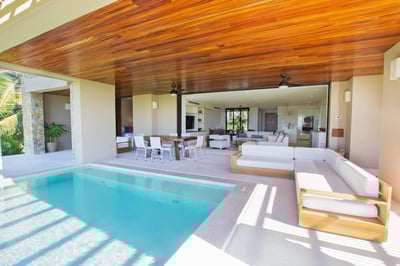 Luxury Villa Photo #4