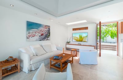 Luxury Villa Photo #9