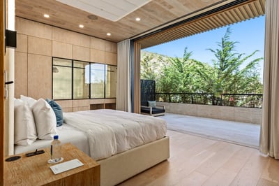 Luxury Villa Photo #40