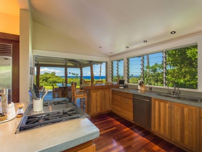 Luxury Villa Photo #9