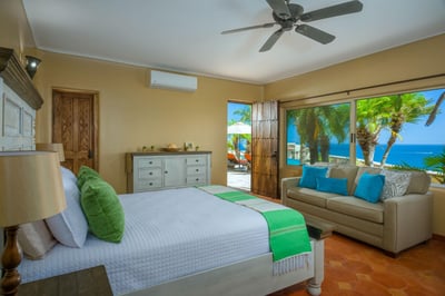 Luxury Villa Photo #31