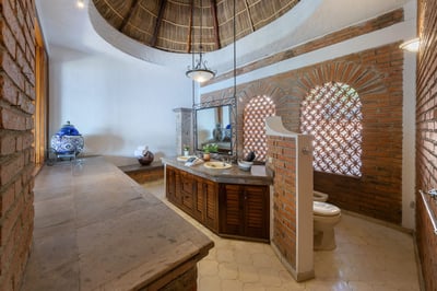 Luxury Villa Photo #31