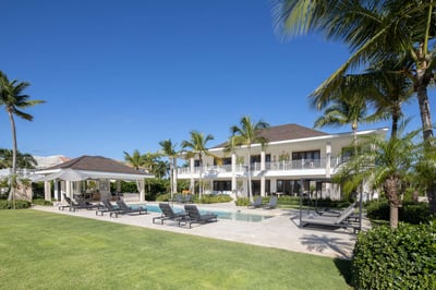 Luxury Villa Photo #3