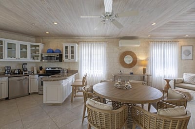 Luxury Villa Photo #14
