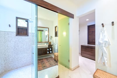 Luxury Villa Photo #43
