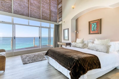 Luxury Villa Photo #25