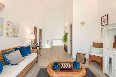 Luxury Villa Photo #18