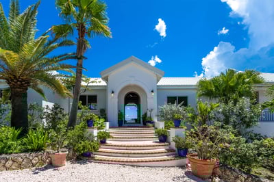 Luxury Villa Photo #4