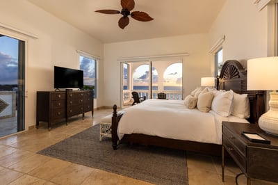 Luxury Villa Photo #16