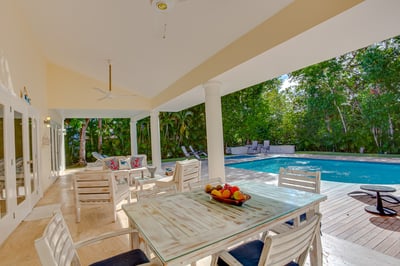 Luxury Villa Photo #8