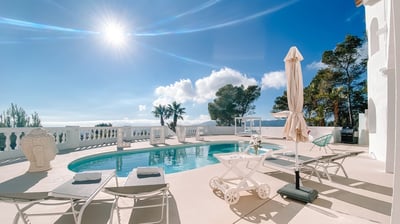 Luxury Villa Photo #3