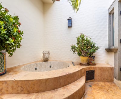 Luxury Villa Photo #37