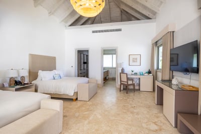 Luxury Villa Photo #31