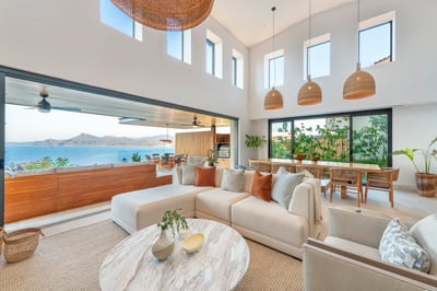 Luxury Villa Photo #22