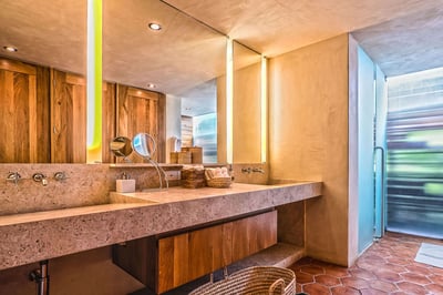 Luxury Villa Photo #24