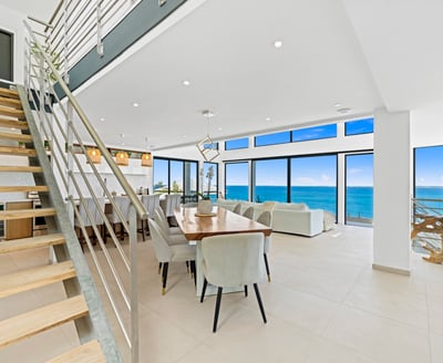 Luxury Villa Photo #26