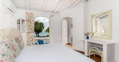 Luxury Villa Photo #12