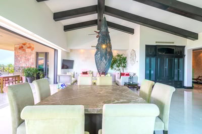 Luxury Villa Photo #9