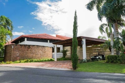 Luxury Villa Photo #15