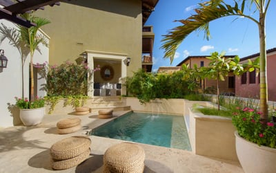 Luxury Villa Photo #2