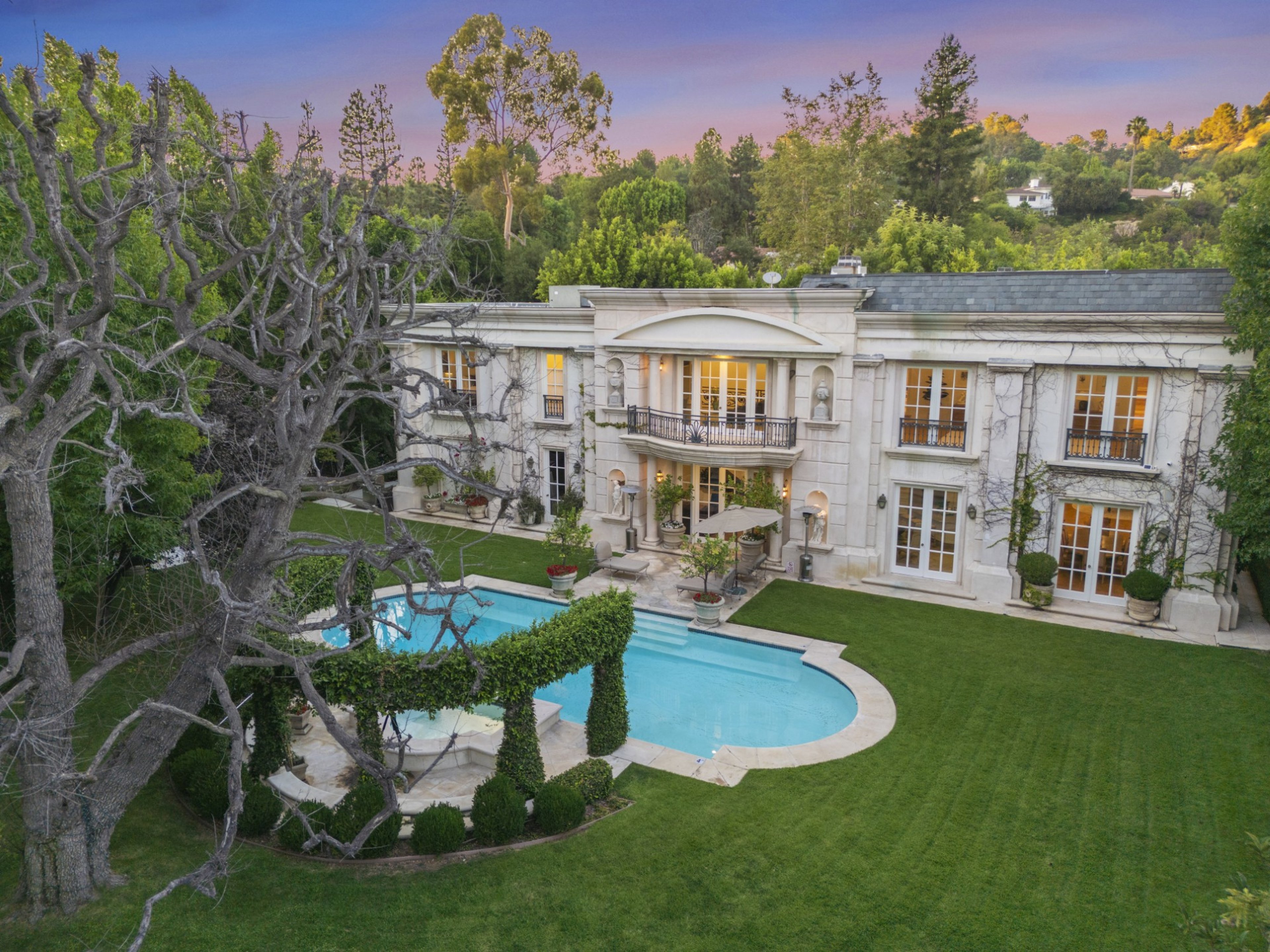 Wendover Mansion - 3