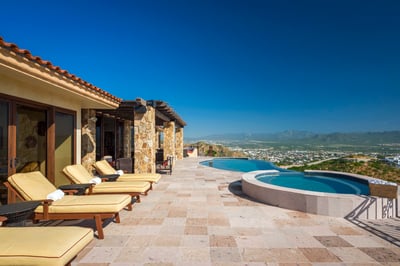 Luxury Villa Photo #15