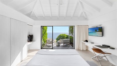Bedroom 2: Located in the villa 1. King size bed, air conditioning, HD-TV, Dish Network, s