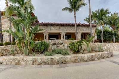 Luxury Villa Photo #38