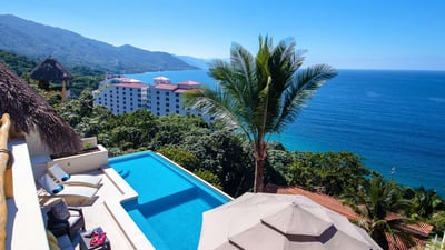Luxury Villa Photo #6