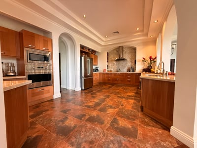 Luxury Villa Photo #18