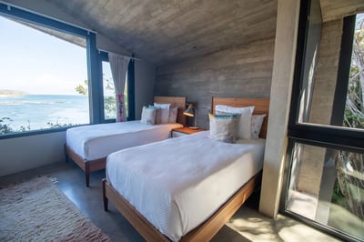 Luxury Villa Photo #22