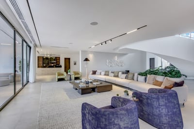Luxury Villa Photo #39