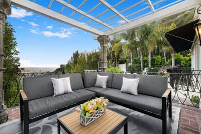 Luxury Villa Photo #4