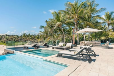 Luxury Villa Photo #16