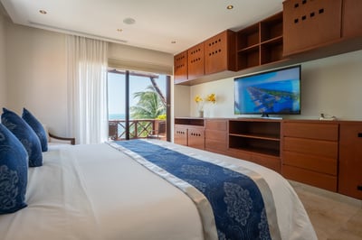 Luxury Villa Photo #49