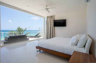 Luxury Villa Photo #42