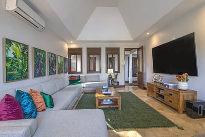 Luxury Villa Photo #27
