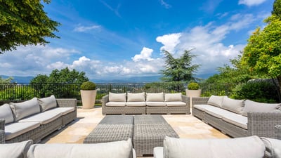 Luxury Villa Photo #7