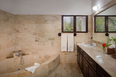 Luxury Villa Photo #15