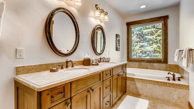 Primary ensuite with soaking tub