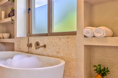 Luxury Villa Photo #23