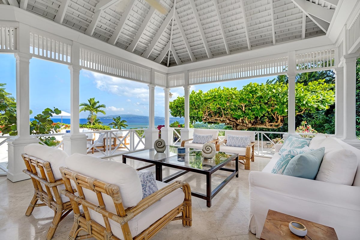 Longview Villa