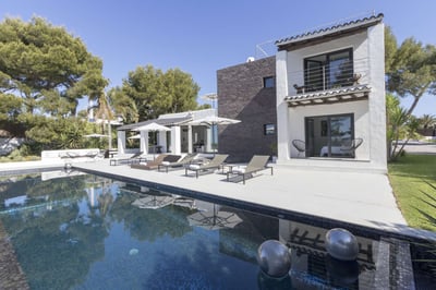 Luxury Villa Photo #2