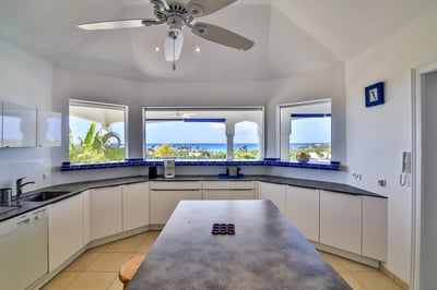 Luxury Villa Photo #11